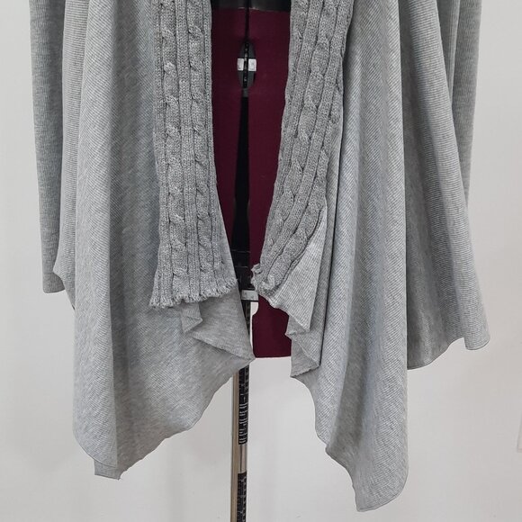 Cable knit buckle front sweater - Picture 5 of 10